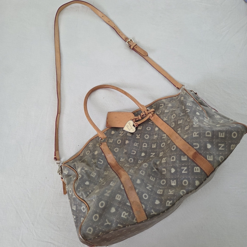Vintage Dooney & Bourke Brown Spellout Heart Duffle Bag Carry-on Leather Brown - Picture 1 of 16